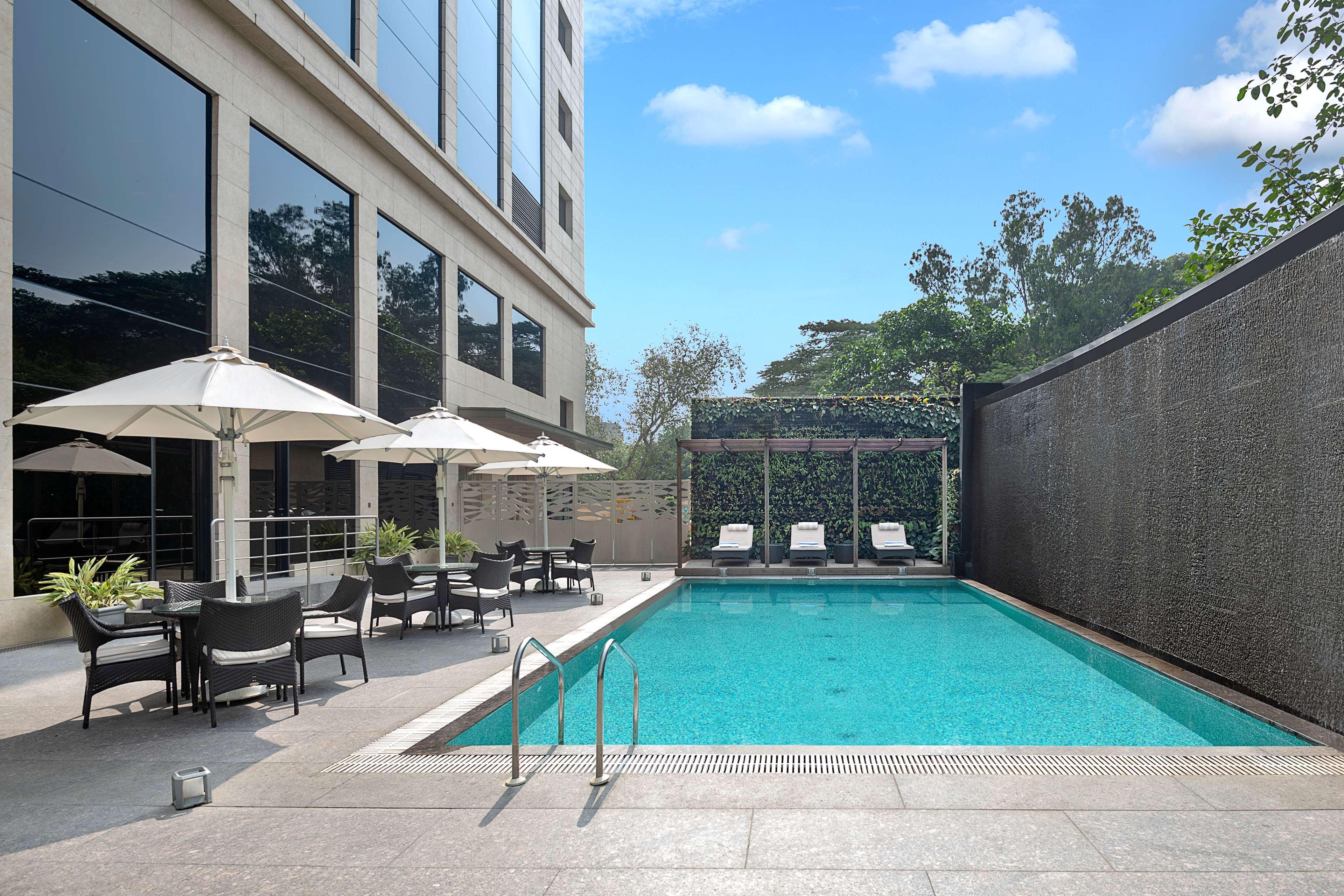 Radisson Mumbai Andheri MIDC Bagian luar foto The Park, New Delhi