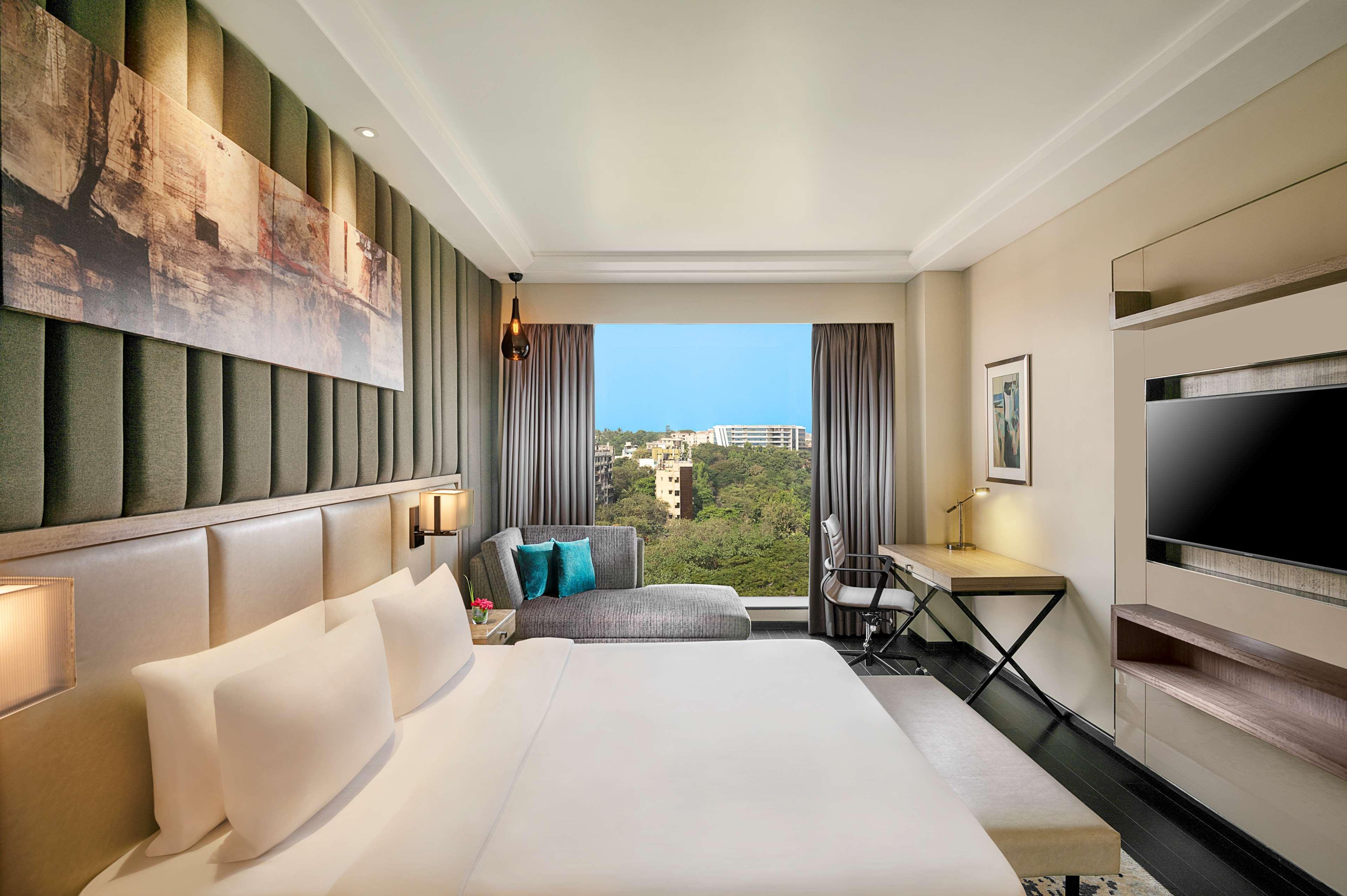 Radisson Mumbai Andheri MIDC Bagian luar foto